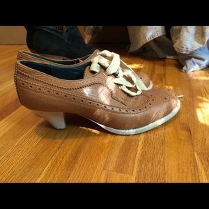 Tan Lace Up Oxford Heels